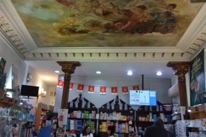 Espacio de almacenaje optimizado al máximo con KLS Pharma Robotics